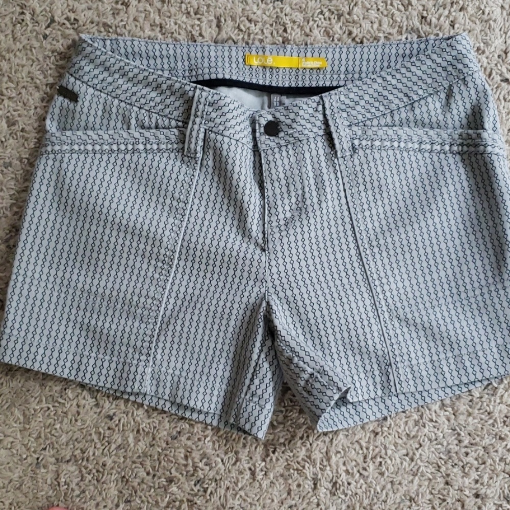 Lolë shorts